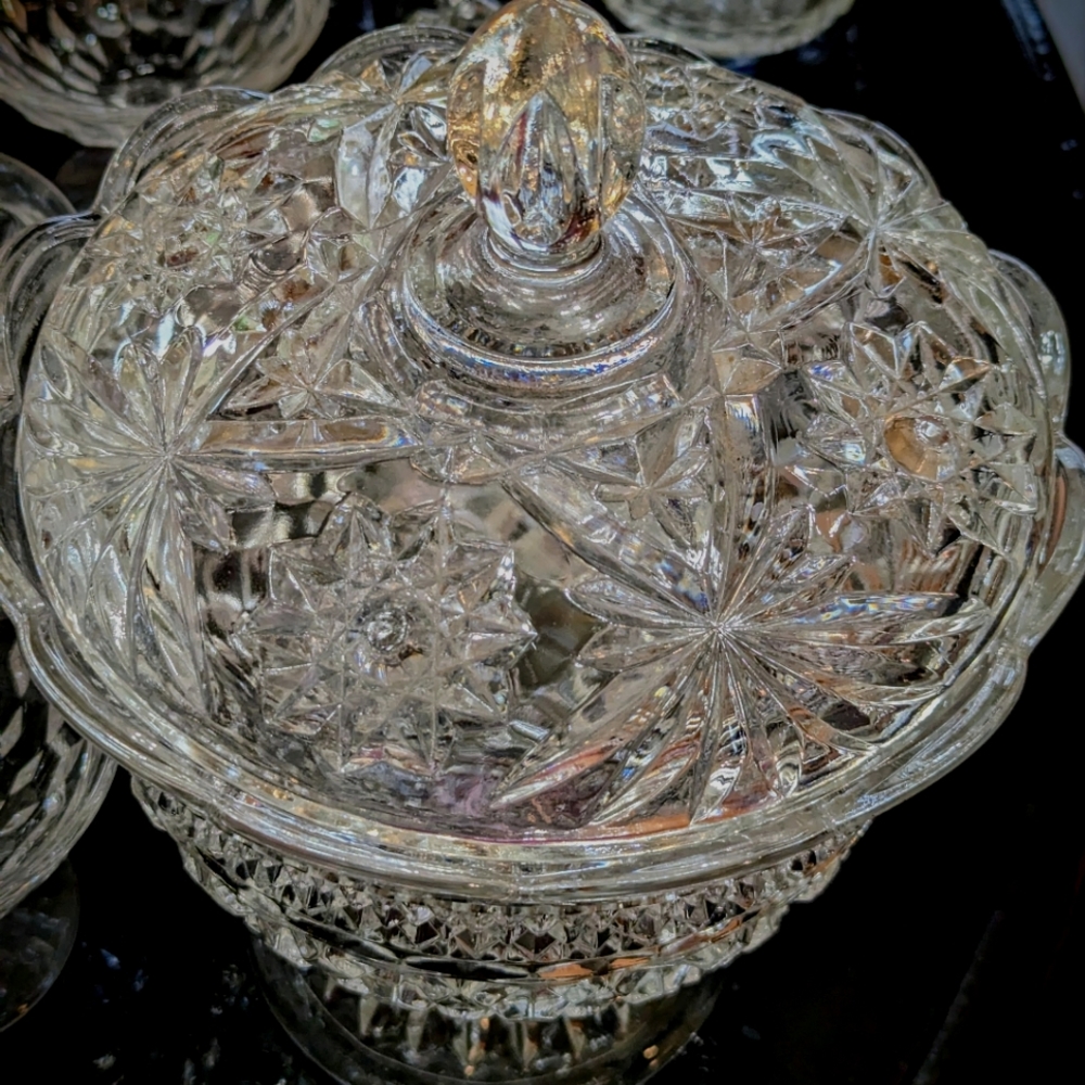 Vintage Anchor Hocking fruit/candy dish